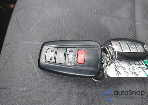 2020 Toyota Rav4 Xle z USA, uszkodzony, nr VIN 2T3P1RFV6LC125816